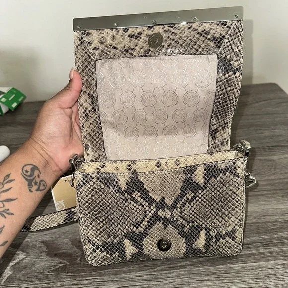 Michael Kors Julian Snake Print Leather‎ Dark Sand Shoulder Flap Brand New - Picture 5 of 7